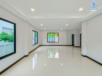 *****บ้านเดี่ยวมือสอง โครงการ เดอะโซเชียลพลัส เพชรเกษม-สามพราน เนื้อที่ 50.80 ตร.ว. ฟังก์ชัน 3 ห้องนอน 4 ห้องน้ำ 2 ที่จอดรถ ภายในสภาพดีเยี่ยม มีพื้นที่รอบบ้าน แถมฟรี! เครื่องปรับอากาศ บนทำเลเดินทางสะดวก เชื่อมต่อถนนเพชรเกษม ถนนบรมราชชนนี