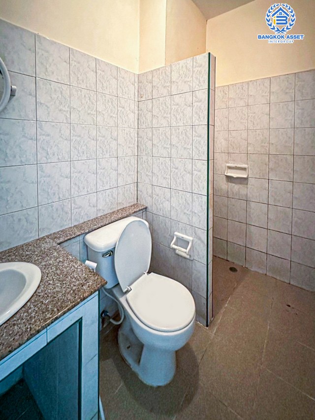 *****ทาวน์เฮ้าส์มือสองปทุมธานี โครงการ ฉัตรหลวง9 รังสิต-ปทุมธานี เนื้อที่เกือบ 20 ตร.ว. ฟังก์ชัน 3 ห้องนอน 3 ห้องน้ำ 1 ที่จอดรถ แถมฟรี! 2 เครื่องปรับอากาศ บนทำเลแห่งการเดินทาง เชื่อมต่อ ถนนรังสิต-ปทุมธานี, ถนนราชพฤกษ์, ถนนปทุมธานี-บางปะหัน จองเลย!