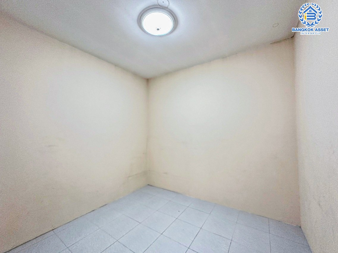 *****ทาวน์เฮ้าส์มือสองปทุมธานี โครงการ ฉัตรหลวง9 รังสิต-ปทุมธานี เนื้อที่เกือบ 20 ตร.ว. ฟังก์ชัน 3 ห้องนอน 3 ห้องน้ำ 1 ที่จอดรถ แถมฟรี! 2 เครื่องปรับอากาศ บนทำเลแห่งการเดินทาง เชื่อมต่อ ถนนรังสิต-ปทุมธานี, ถนนราชพฤกษ์, ถนนปทุมธานี-บางปะหัน จองเลย!