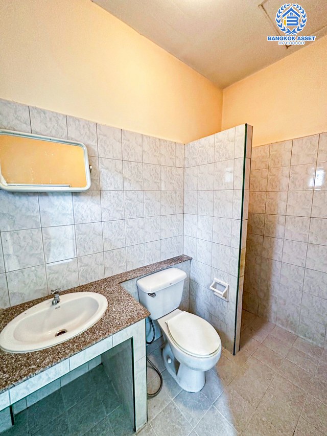 *****ทาวน์เฮ้าส์มือสองปทุมธานี โครงการ ฉัตรหลวง9 รังสิต-ปทุมธานี เนื้อที่เกือบ 20 ตร.ว. ฟังก์ชัน 3 ห้องนอน 3 ห้องน้ำ 1 ที่จอดรถ แถมฟรี! 2 เครื่องปรับอากาศ บนทำเลแห่งการเดินทาง เชื่อมต่อ ถนนรังสิต-ปทุมธานี, ถนนราชพฤกษ์, ถนนปทุมธานี-บางปะหัน จองเลย!