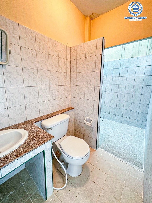 *****ทาวน์เฮ้าส์มือสองปทุมธานี โครงการ ฉัตรหลวง9 รังสิต-ปทุมธานี เนื้อที่เกือบ 20 ตร.ว. ฟังก์ชัน 3 ห้องนอน 3 ห้องน้ำ 1 ที่จอดรถ แถมฟรี! 2 เครื่องปรับอากาศ บนทำเลแห่งการเดินทาง เชื่อมต่อ ถนนรังสิต-ปทุมธานี, ถนนราชพฤกษ์, ถนนปทุมธานี-บางปะหัน จองเลย!