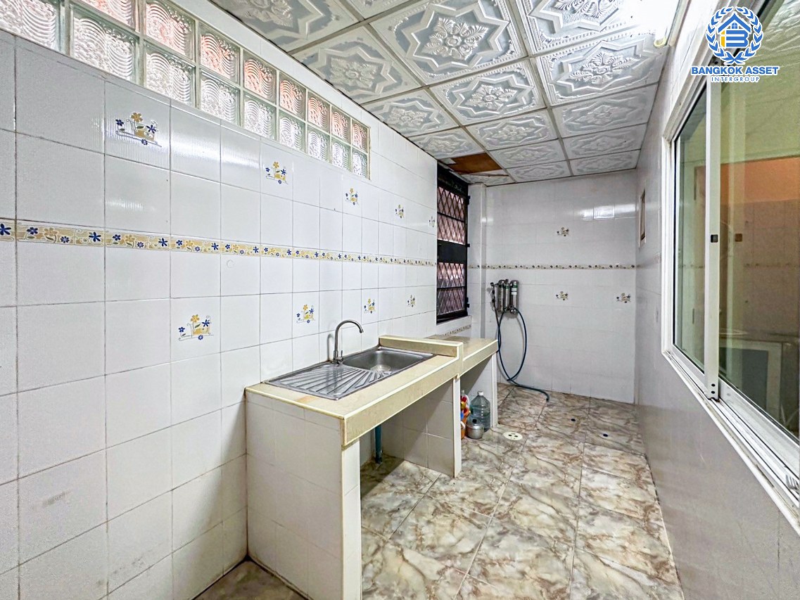 *****ทาวน์เฮ้าส์มือสองปทุมธานี โครงการ ฉัตรหลวง9 รังสิต-ปทุมธานี เนื้อที่เกือบ 20 ตร.ว. ฟังก์ชัน 3 ห้องนอน 3 ห้องน้ำ 1 ที่จอดรถ แถมฟรี! 2 เครื่องปรับอากาศ บนทำเลแห่งการเดินทาง เชื่อมต่อ ถนนรังสิต-ปทุมธานี, ถนนราชพฤกษ์, ถนนปทุมธานี-บางปะหัน จองเลย!