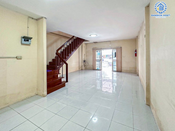 *****ทาวน์เฮ้าส์มือสองปทุมธานี โครงการ ฉัตรหลวง9 รังสิต-ปทุมธานี เนื้อที่เกือบ 20 ตร.ว. ฟังก์ชัน 3 ห้องนอน 3 ห้องน้ำ 1 ที่จอดรถ แถมฟรี! 2 เครื่องปรับอากาศ บนทำเลแห่งการเดินทาง เชื่อมต่อ ถนนรังสิต-ปทุมธานี, ถนนราชพฤกษ์, ถนนปทุมธานี-บางปะหัน จองเลย!