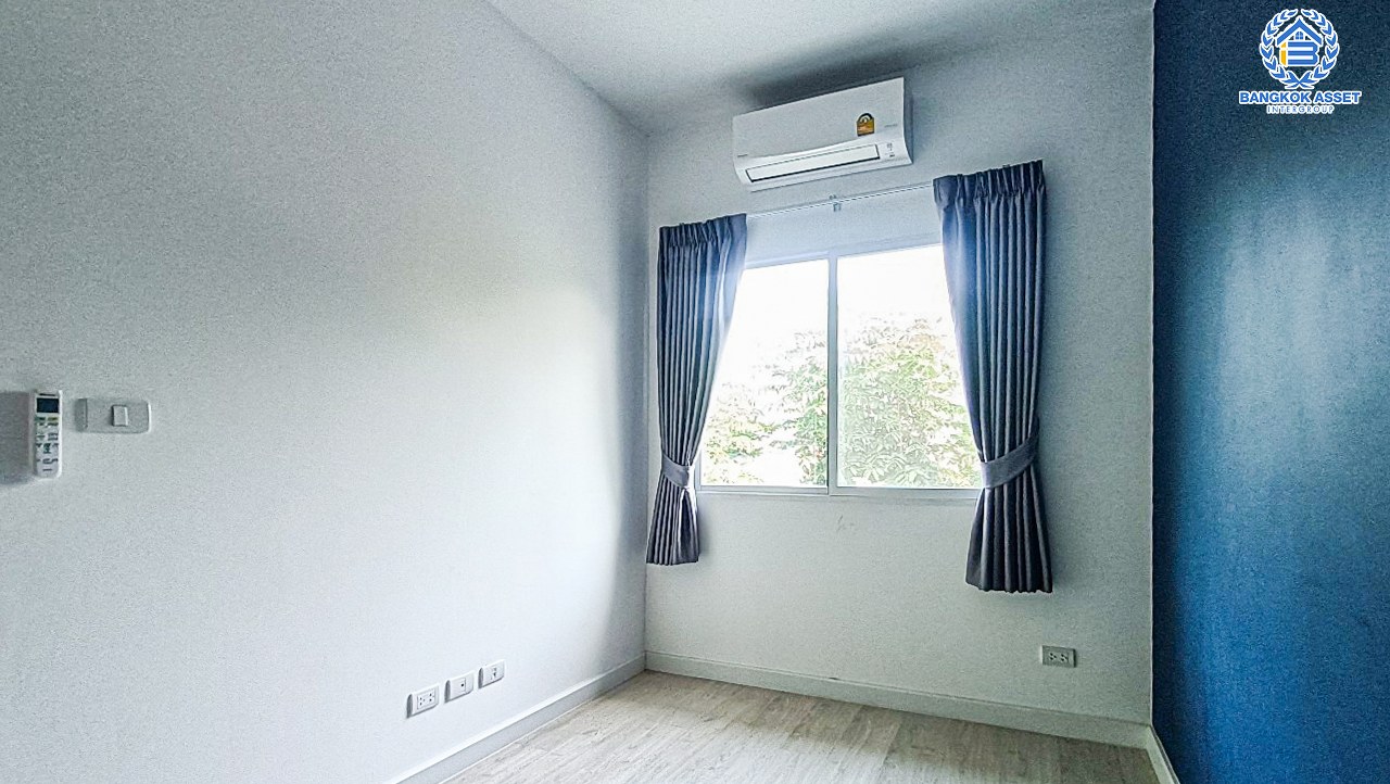 *****ทาวน์เฮ้าส์มือสองนนทบุรี โครงการ เดอะเมทโทร รัตนาธิเบศร์ หลังมุม! เนื้อที่กว้าง 20.3 ตร.ว. ฟังก์ชัน 3 ห้องนอน 2 ห้องน้ำ 2 ที่จอดรถ บ้านสภาพดี พร้อมเข้าอยู่ บนทำเลเดินทางสะดวก เชื่อมต่อถนนรัตนาธิเบศร์, ถนนบางกรวย-ไทรน้อย ใกล้รถไฟฟ้าสายสีม่วง "สถานีไทรม้า" และทางด่วน "งามวงศ์วาน"