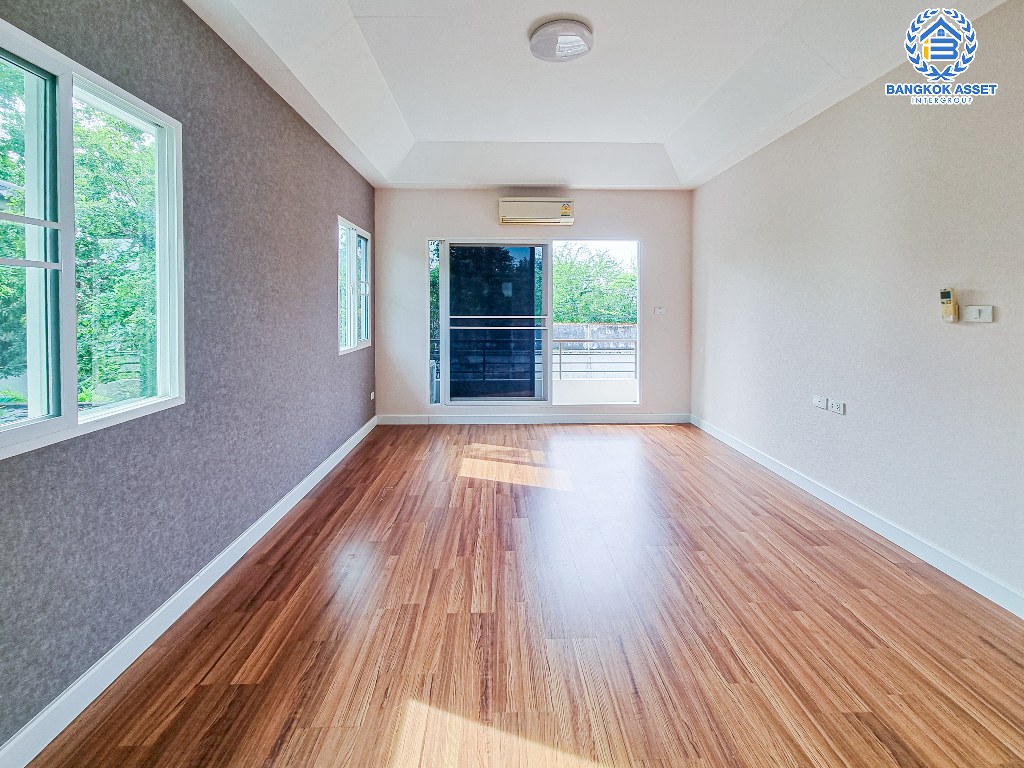 บ้านเดี่ยวมือสอง โครงการ ชัยพฤกษ์ บางใหญ่(เฟส3) เนื้อที่กว้าง 54 ตร.ว. ฟังก์ชัน 3 ห้องนอน 3 ห้องน้ำ 2 ที่จอดรถ บ้านสภาพสวย พร้อมเข้าอยู่ บนทำเลดี เชื่อมต่อถนนกาญจนาภิเษก ถนนรัตนาธิเบศร์ ถนนบางกรวย-ไทรน้อย ใกล้รถไฟฟ้าสายสีม่วง "สถานีคลองบางไผ่" และจุดขึ้นทางด่วน "กาญจนบุรีบางใหญ่"