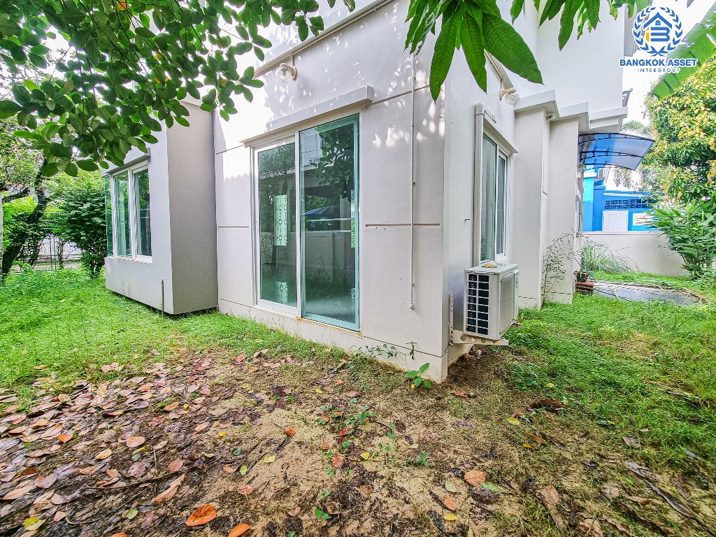 บ้านเดี่ยวมือสอง โครงการ ชัยพฤกษ์ บางใหญ่(เฟส3) เนื้อที่กว้าง 54 ตร.ว. ฟังก์ชัน 3 ห้องนอน 3 ห้องน้ำ 2 ที่จอดรถ บ้านสภาพสวย พร้อมเข้าอยู่ บนทำเลดี เชื่อมต่อถนนกาญจนาภิเษก ถนนรัตนาธิเบศร์ ถนนบางกรวย-ไทรน้อย ใกล้รถไฟฟ้าสายสีม่วง "สถานีคลองบางไผ่" และจุดขึ้นทางด่วน "กาญจนบุรีบางใหญ่"