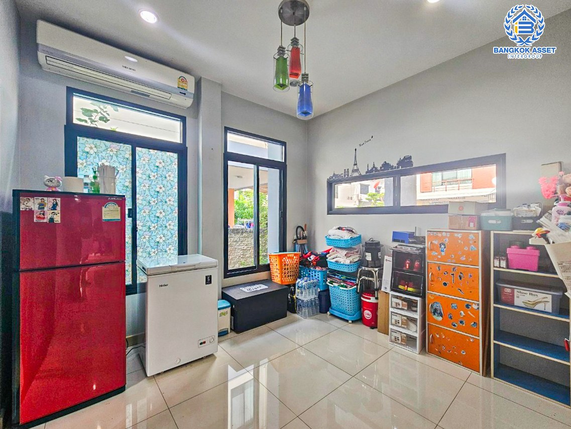 *****บ้านเดี่ยวมือสองกรุงเทพมหานคร โครงการ ปริญสิริ กาญจนาภิเษก เนื้อที่กว้าง 53.1 ตร.ว. ฟังก์ชัน 3 ห้องนอน 3 ห้องน้ำ 2 ที่จอดรถ แถมฟรี! 5 เครื่องปรับอากาศ 1 เครื่องทำน้ำอุ่น บนทำเลแห่งการเดินทาง เชื่อมต่อถนนเอกชัย, ถนนพระราม 2 ใกล้รถไฟฟ้าสายสีน้ำเงิน "สถานีหลักสอง" และทางด่วน "พระราม 2"