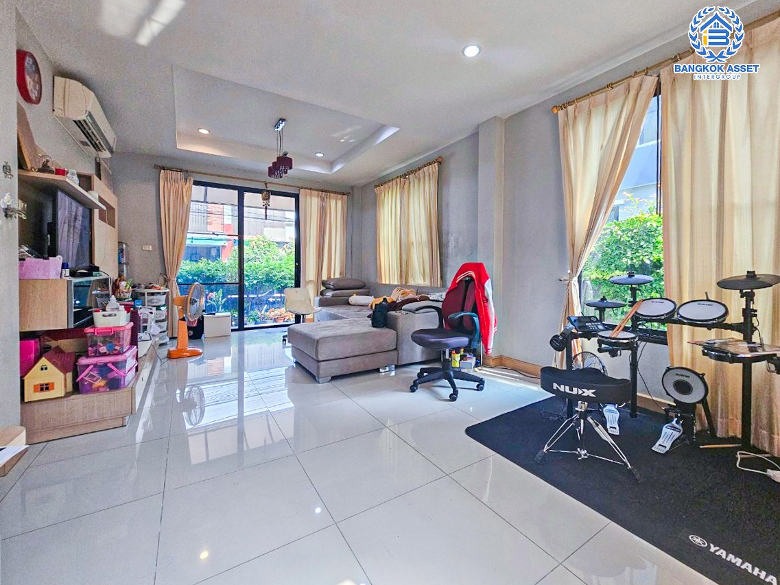 *****บ้านเดี่ยวมือสองกรุงเทพมหานคร โครงการ ปริญสิริ กาญจนาภิเษก เนื้อที่กว้าง 53.1 ตร.ว. ฟังก์ชัน 3 ห้องนอน 3 ห้องน้ำ 2 ที่จอดรถ แถมฟรี! 5 เครื่องปรับอากาศ 1 เครื่องทำน้ำอุ่น บนทำเลแห่งการเดินทาง เชื่อมต่อถนนเอกชัย, ถนนพระราม 2 ใกล้รถไฟฟ้าสายสีน้ำเงิน "สถานีหลักสอง" และทางด่วน "พระราม 2"