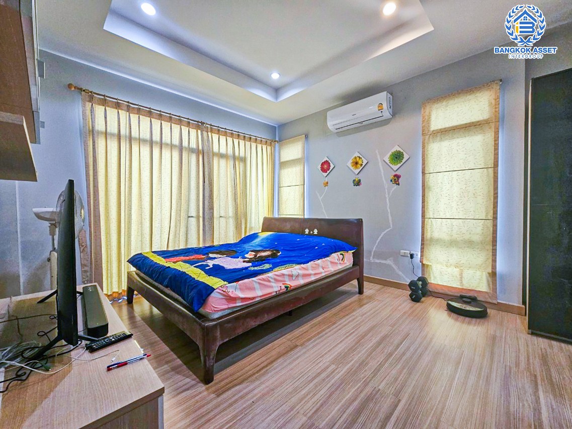 *****บ้านเดี่ยวมือสองกรุงเทพมหานคร โครงการ ปริญสิริ กาญจนาภิเษก เนื้อที่กว้าง 53.1 ตร.ว. ฟังก์ชัน 3 ห้องนอน 3 ห้องน้ำ 2 ที่จอดรถ แถมฟรี! 5 เครื่องปรับอากาศ 1 เครื่องทำน้ำอุ่น บนทำเลแห่งการเดินทาง เชื่อมต่อถนนเอกชัย, ถนนพระราม 2 ใกล้รถไฟฟ้าสายสีน้ำเงิน "สถานีหลักสอง" และทางด่วน "พระราม 2"