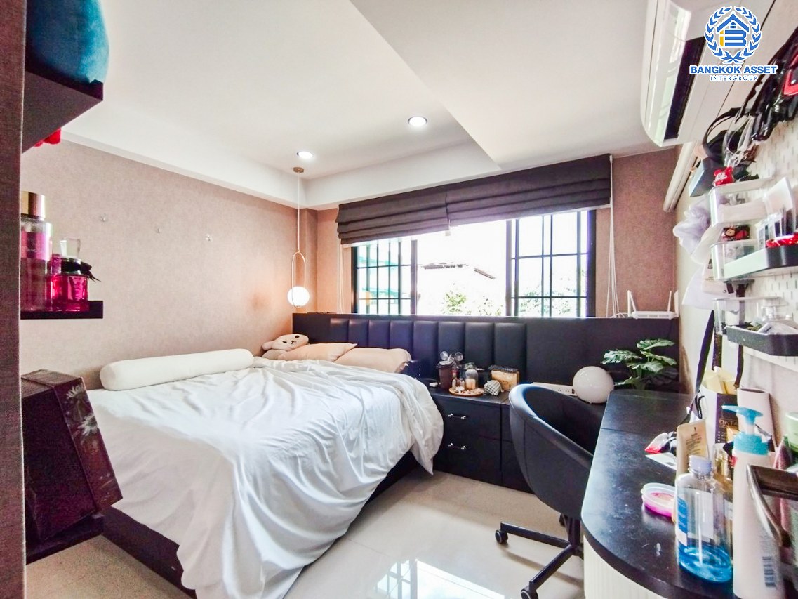 *****บ้านเดี่ยวมือสองกรุงเทพมหานคร หมู่บ้าน พระราม2 ซอย3 แยก2 พระราม2 เนื้อที่กว้างมากถึง 100 ตร.ว. ฟังก์ชัน 5 ห้องนอน 5 ห้องน้ำ 2 ที่จอดรถ แถมฟรี! 5 เครื่องปรับอากาศ บนทำเลเดินทางสะดวก เชื่อมต่อ ถนนพระราม2, ถนนสุขสวัสดิ์ ใกล้จุดขึ้นทางด่วน "พระราม2" จองเลย!