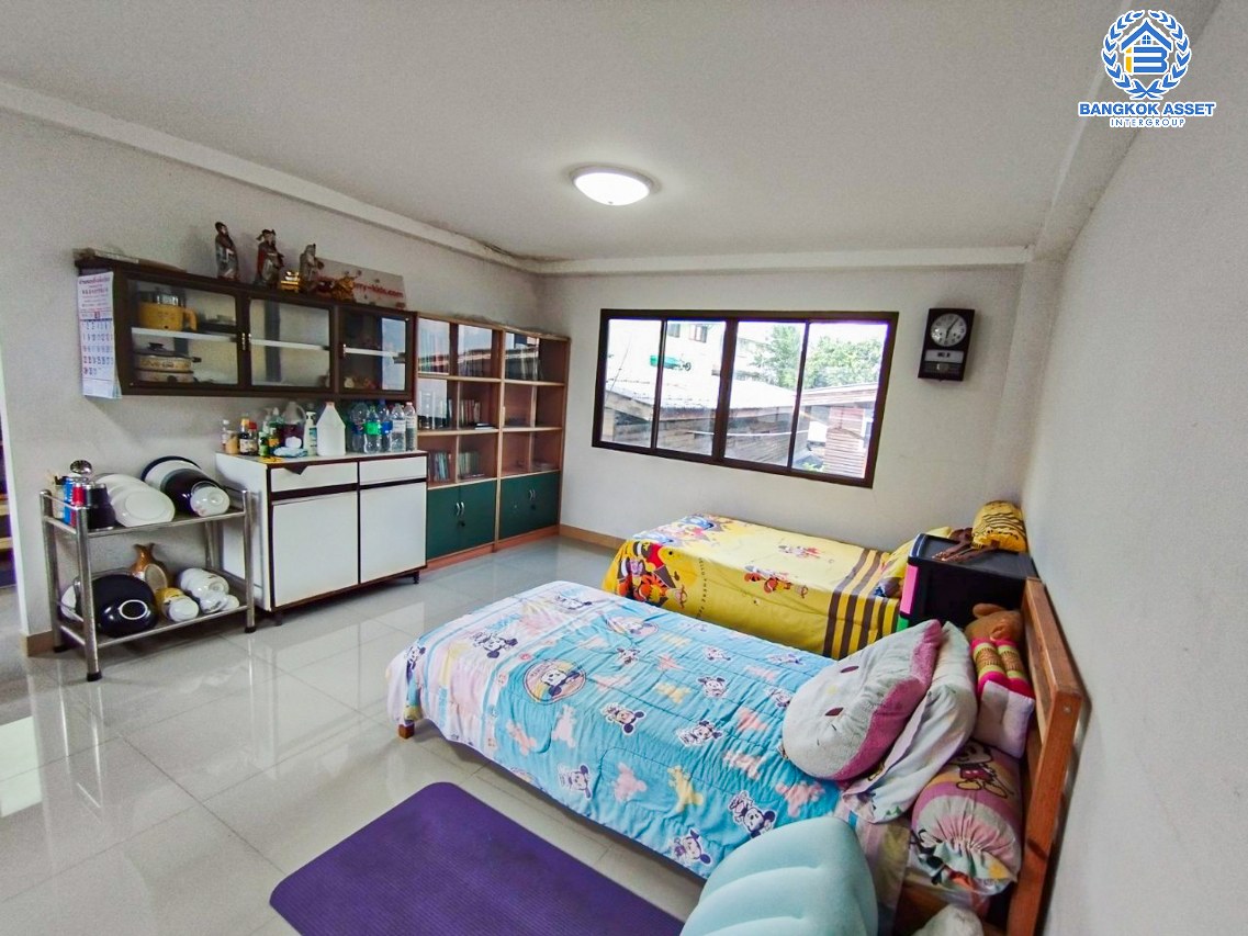 *****บ้านเดี่ยวมือสองกรุงเทพมหานคร หมู่บ้าน พระราม2 ซอย3 แยก2 พระราม2 เนื้อที่กว้างมากถึง 100 ตร.ว. ฟังก์ชัน 5 ห้องนอน 5 ห้องน้ำ 2 ที่จอดรถ แถมฟรี! 5 เครื่องปรับอากาศ บนทำเลเดินทางสะดวก เชื่อมต่อ ถนนพระราม2, ถนนสุขสวัสดิ์ ใกล้จุดขึ้นทางด่วน "พระราม2" จองเลย!