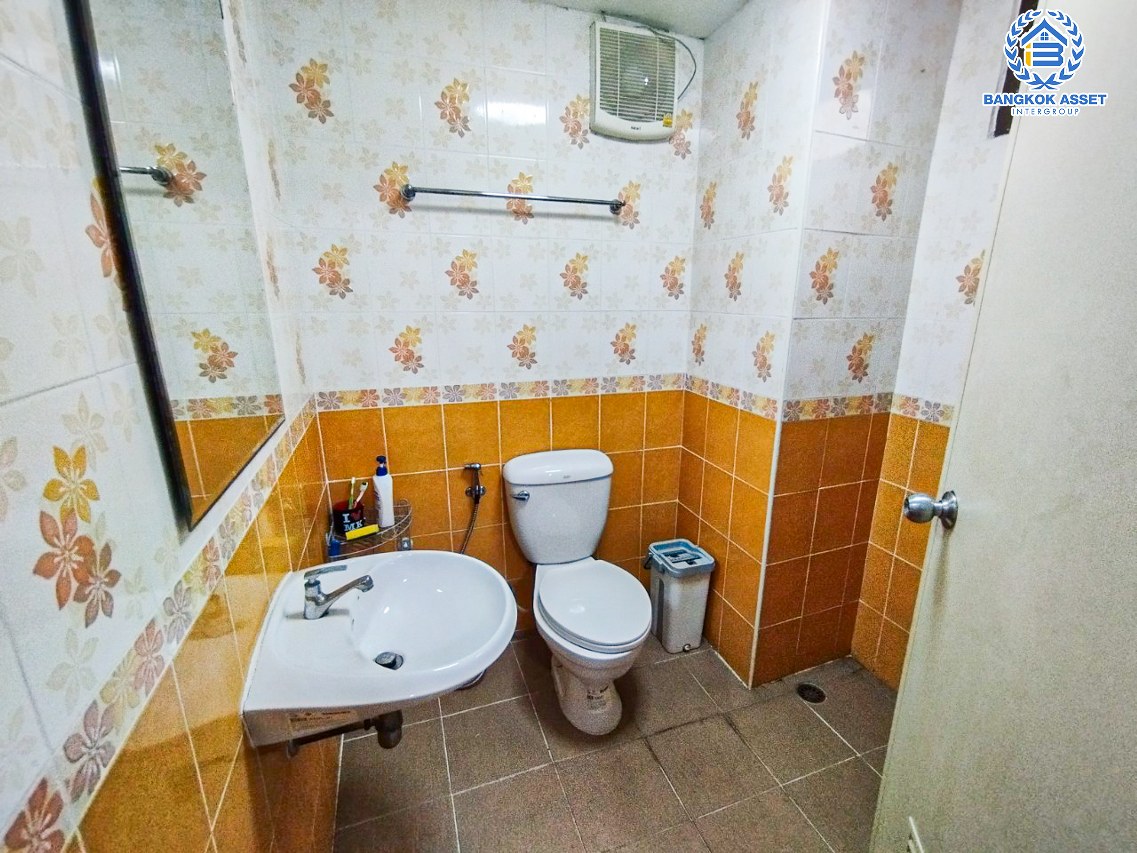 *****บ้านเดี่ยวมือสองกรุงเทพมหานคร หมู่บ้าน พระราม2 ซอย3 แยก2 พระราม2 เนื้อที่กว้างมากถึง 100 ตร.ว. ฟังก์ชัน 5 ห้องนอน 5 ห้องน้ำ 2 ที่จอดรถ แถมฟรี! 5 เครื่องปรับอากาศ บนทำเลเดินทางสะดวก เชื่อมต่อ ถนนพระราม2, ถนนสุขสวัสดิ์ ใกล้จุดขึ้นทางด่วน "พระราม2" จองเลย!