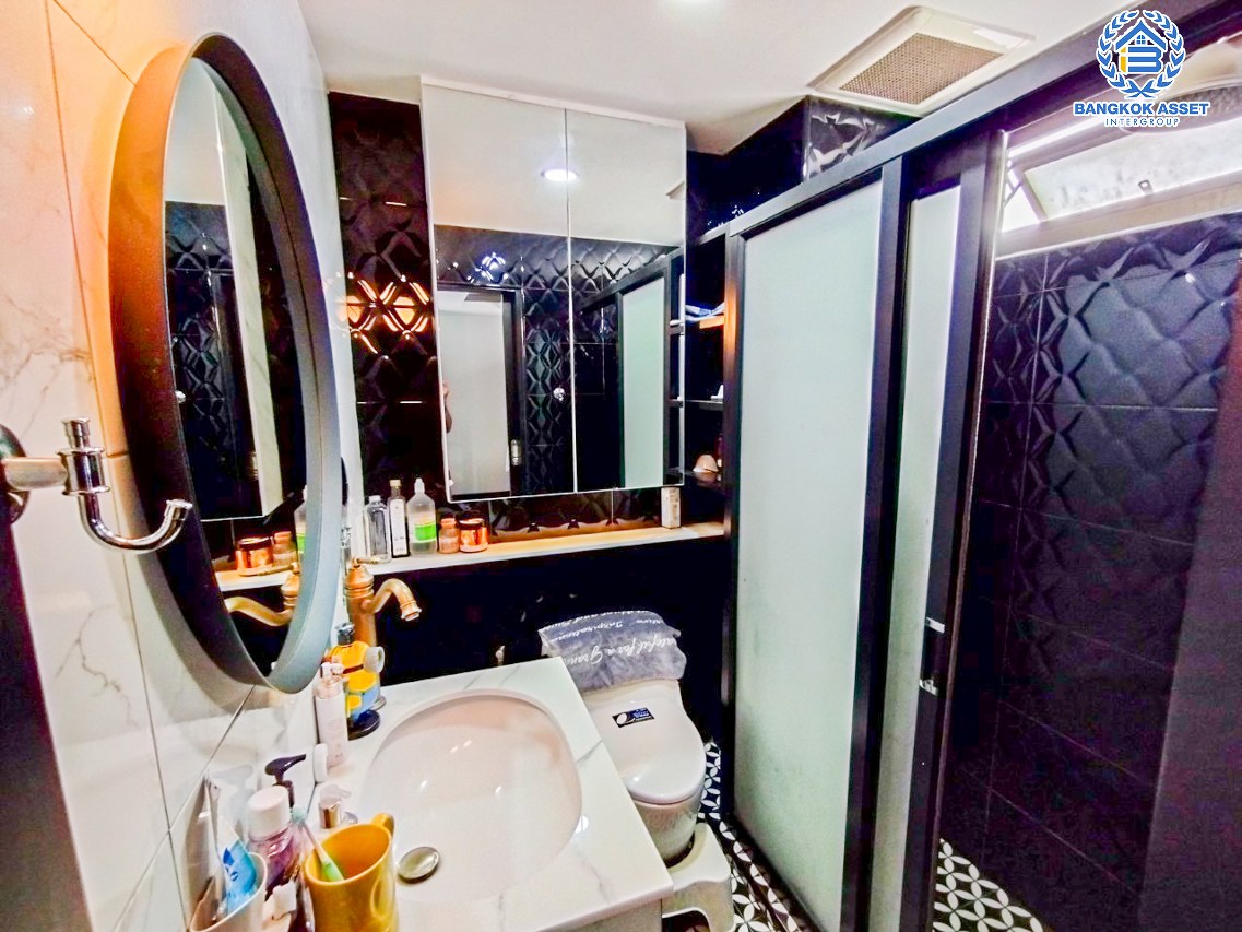 *****บ้านเดี่ยวมือสองกรุงเทพมหานคร หมู่บ้าน พระราม2 ซอย3 แยก2 พระราม2 เนื้อที่กว้างมากถึง 100 ตร.ว. ฟังก์ชัน 5 ห้องนอน 5 ห้องน้ำ 2 ที่จอดรถ แถมฟรี! 5 เครื่องปรับอากาศ บนทำเลเดินทางสะดวก เชื่อมต่อ ถนนพระราม2, ถนนสุขสวัสดิ์ ใกล้จุดขึ้นทางด่วน "พระราม2" จองเลย!