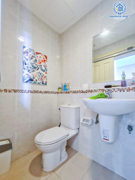 *****ทาวน์โฮม 3 ชั้นมือสอง โครงการ บ้านกลางเมือง ลาดพร้าว87 หลังมุม เนื้อที่ 20 ตร.ว. ฟังก์ชัน 3 ห้องนอน 3 ห้องน้ำ 2 ที่จอดรถ บนทำเลใกล้เมือง เดินทางสะดวกสบาย เชื่อมต่อถนนลาดพร้าว87 ถนนโพธิ์แก้ว ถนนนวมินทร์ ใกล้รถไฟฟ้าสายสีเหลือง "สถานีลาดพร้าว" และจุดขึ้นทางด่วน "รามอินทรา-อาจณรงค์"