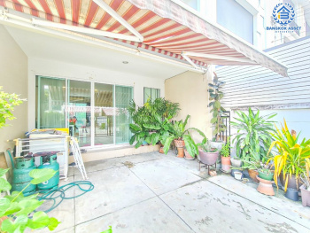 *****ทาวน์โฮม 3 ชั้นมือสอง โครงการ บ้านกลางเมือง ลาดพร้าว87 หลังมุม เนื้อที่ 20 ตร.ว. ฟังก์ชัน 3 ห้องนอน 3 ห้องน้ำ 2 ที่จอดรถ บนทำเลใกล้เมือง เดินทางสะดวกสบาย เชื่อมต่อถนนลาดพร้าว87 ถนนโพธิ์แก้ว ถนนนวมินทร์ ใกล้รถไฟฟ้าสายสีเหลือง "สถานีลาดพร้าว" และจุดขึ้นทางด่วน "รามอินทรา-อาจณรงค์"