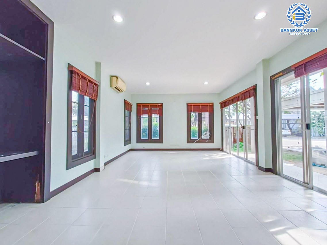 *****บ้านเดี่ยวมือสองกรุงเทพมหานคร โครงการ โนเบิล วานา วัชรพล เนื้อที่กว้างขวางถึง 74.4 ตร.ว. ฟังก์ชัน 3 ห้องนอน 3 ห้องน้ำ 2 ที่จอดรถ แถมฟรี! 4 เครื่องปรับอากาศ 1 เครื่องทำน้ำอุ่น บนทำเลเชื่อมต่อ ถนนรามอินทรา, ถนนนวมินทร์, ถนนคู้บอน ใกล้รถไฟฟ้าสายสีชมพู "สถานีวัชพล" และทางด่วน "จตุโชติ"