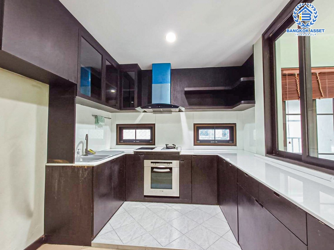 *****บ้านเดี่ยวมือสองกรุงเทพมหานคร โครงการ โนเบิล วานา วัชรพล เนื้อที่กว้างขวางถึง 74.4 ตร.ว. ฟังก์ชัน 3 ห้องนอน 3 ห้องน้ำ 2 ที่จอดรถ แถมฟรี! 4 เครื่องปรับอากาศ 1 เครื่องทำน้ำอุ่น บนทำเลเชื่อมต่อ ถนนรามอินทรา, ถนนนวมินทร์, ถนนคู้บอน ใกล้รถไฟฟ้าสายสีชมพู "สถานีวัชพล" และทางด่วน "จตุโชติ"