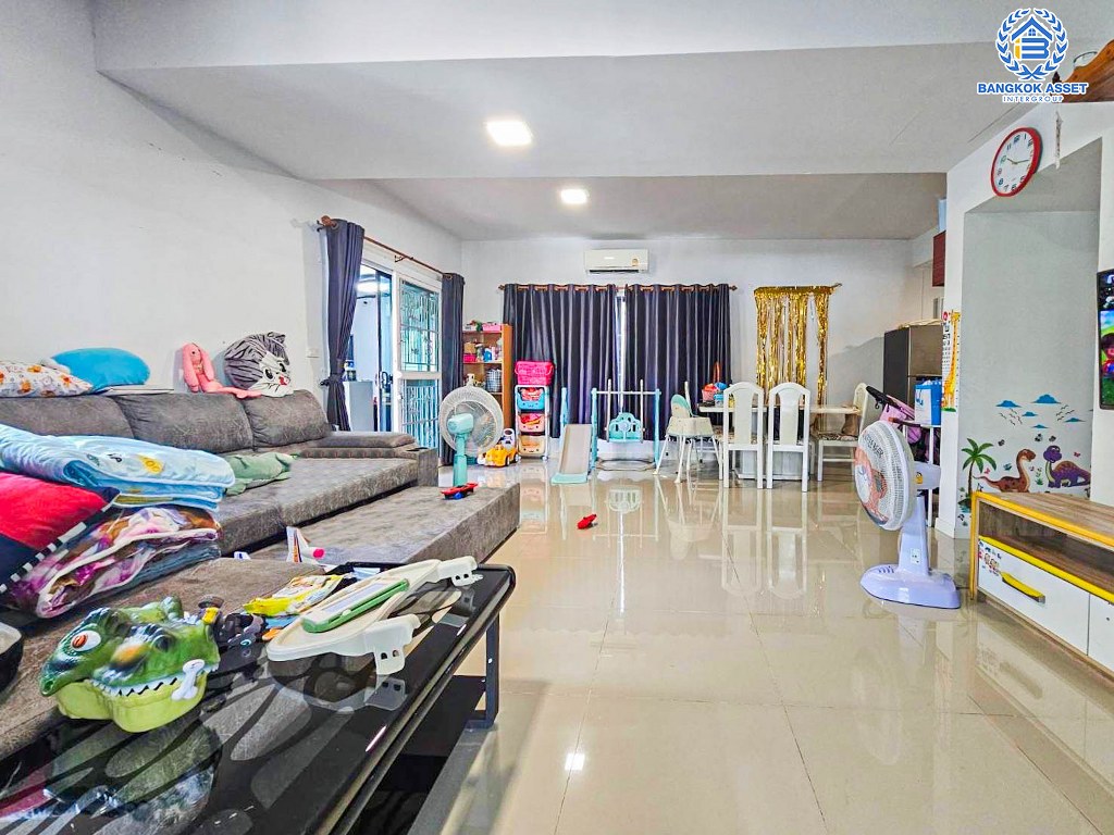 *****บ้านแฝดมือสอง โครงการ เดอะคอนเนค44 กาญจนาภิเษก-กันตนา เนื้อที่ 50.90 ตร.ว. ฟังก์ชัน 3 ห้องนอน 2 ห้องน้ำ 2 ที่จอดรถ บ้านสภาพดีเยี่ยม พร้อมเข้าอยู่ บนทำเลดี เชื่อมต่อถนนบางใหญ่-บางคูลัด ถนนกาญจนาภิเษก ถนนพิชัยเขต ใกล้รถไฟฟ้าสายสีม่วง "สถานีตลาดบางใหญ่" และจุดขึ้นทางด่วน "ศรีรัช"