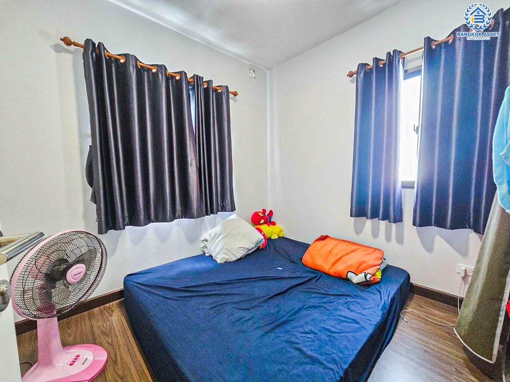 *****บ้านแฝดมือสอง โครงการ เดอะคอนเนค44 กาญจนาภิเษก-กันตนา เนื้อที่ 50.90 ตร.ว. ฟังก์ชัน 3 ห้องนอน 2 ห้องน้ำ 2 ที่จอดรถ บ้านสภาพดีเยี่ยม พร้อมเข้าอยู่ บนทำเลดี เชื่อมต่อถนนบางใหญ่-บางคูลัด ถนนกาญจนาภิเษก ถนนพิชัยเขต ใกล้รถไฟฟ้าสายสีม่วง "สถานีตลาดบางใหญ่" และจุดขึ้นทางด่วน "ศรีรัช"