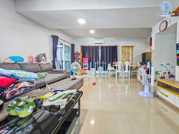 *****บ้านแฝดมือสอง โครงการ เดอะคอนเนค44 กาญจนาภิเษก-กันตนา เนื้อที่ 50.90 ตร.ว. ฟังก์ชัน 3 ห้องนอน 2 ห้องน้ำ 2 ที่จอดรถ บ้านสภาพดีเยี่ยม พร้อมเข้าอยู่ บนทำเลดี เชื่อมต่อถนนบางใหญ่-บางคูลัด ถนนกาญจนาภิเษก ถนนพิชัยเขต ใกล้รถไฟฟ้าสายสีม่วง "สถานีตลาดบางใหญ่" และจุดขึ้นทางด่วน "ศรีรัช"