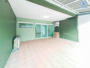 *****ทาวน์เฮ้าส์มือสอง โครงการ เดอะทรัสต์ ทาวน์ ราชพฤกษ์-รัตนาธิเบศร์ เนื้อที่ 19.80 ตร.ว. ฟังก์ชัน 3 ห้องนอน 2 ห้องน้ำ 2 ที่จอดรถ บนทำเลเดินทางสะดวก เชื่อมต่อถนนราชพฤกษ์ ถนนกาญจนาภิเษก ถนนรัตนาธิเบศร์ ใกล้รถไฟฟ้าสายสีม่วง "สถานีบางรักน้อยท่าอิฐ" และจุดขึ้นทางด่วน "ศรีรัช"