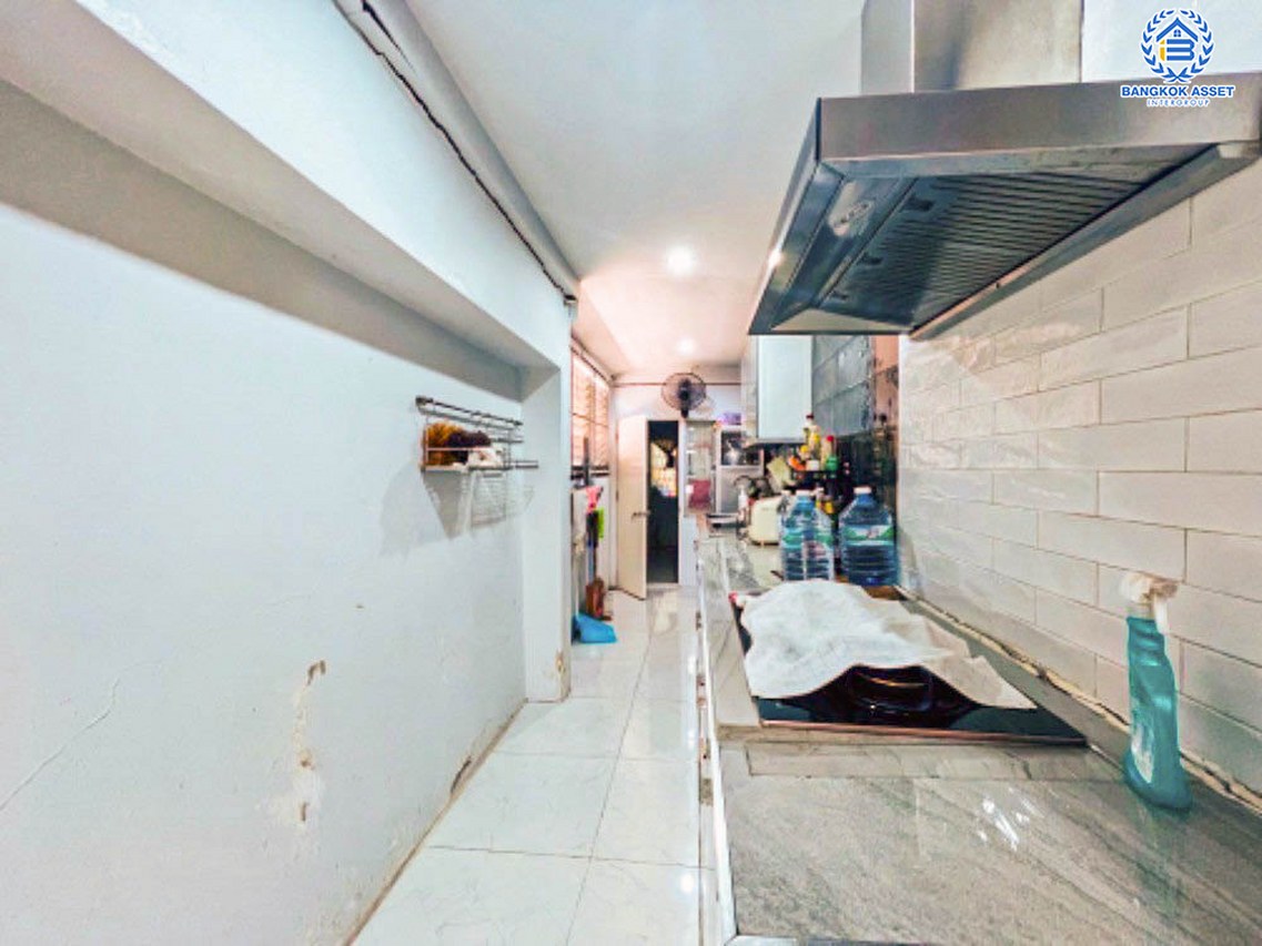 *****บ้านเดี่ยวมือสองกรุงเทพมหานคร โครงการ อิมพิเรียลพาร์ค เฉลิมพระเกียรติ ร.9 เนื้อที่กว้าง 51.7 ตร.ว. ฟังก์ชัน 3 ห้องนอน 2 ห้องน้ำ 2 ที่จอดรถ บ้านสภาพดี บนทำเลใกล้สนามบินสุวรรณภูมิ, รถไฟฟ้าสายสีเหลือง "สถานีศรีอุดม" และจุดขึ้นทางด่วน "พระราม 9"