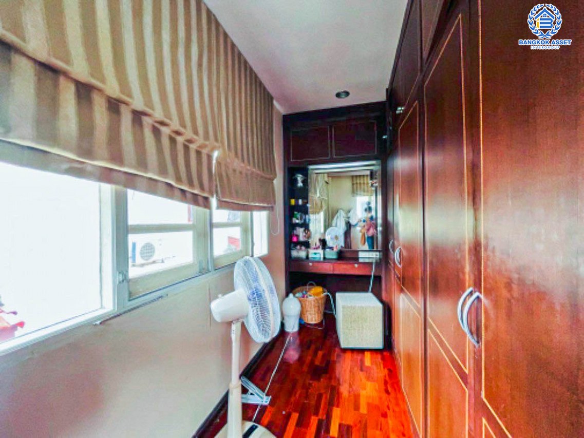 *****บ้านเดี่ยวมือสองกรุงเทพมหานคร โครงการ อิมพิเรียลพาร์ค เฉลิมพระเกียรติ ร.9 เนื้อที่กว้าง 51.7 ตร.ว. ฟังก์ชัน 3 ห้องนอน 2 ห้องน้ำ 2 ที่จอดรถ บ้านสภาพดี บนทำเลใกล้สนามบินสุวรรณภูมิ, รถไฟฟ้าสายสีเหลือง "สถานีศรีอุดม" และจุดขึ้นทางด่วน "พระราม 9"