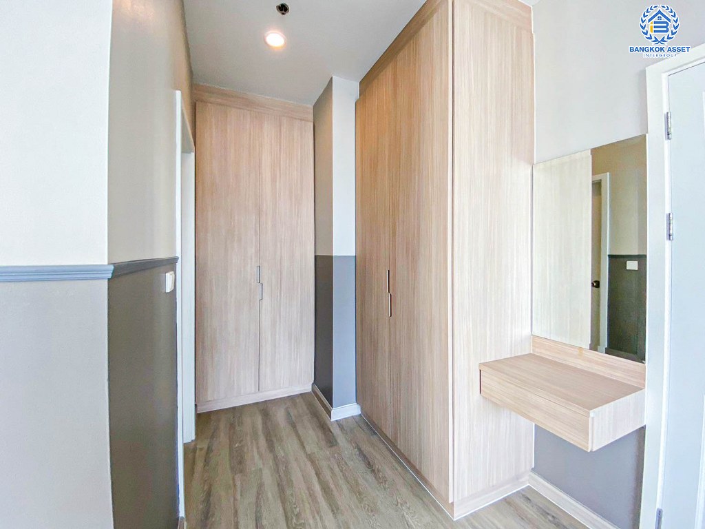 *****คอนโดมิเนียมมือสอง โครงการ ไฮฟ์ สาทร ห้องมุม คุณภาพจาก Sansiri พื้นที่ใช้สอย 48.52 ตร.ม. ฟังก์ชัน 1 ห้องนอน 1 ห้องน้ำ 1 ที่จอดรถ บนทำเลดีท่ามกลางสิ่งอำนวยความสะดวกครบครัน เชื่อมต่อถนนกรุงธนบุรี ถนนลาดหญ้า ถนนประชานิเวศน์ ติดโครงการรถไฟฟ้าสายสีเขียว "สถานีสถานีกรุงธนบุรี"