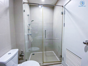 *****คอนโดมิเนียมมือสอง โครงการ ไฮฟ์ สาทร ห้องมุม คุณภาพจาก Sansiri พื้นที่ใช้สอย 48.52 ตร.ม. ฟังก์ชัน 1 ห้องนอน 1 ห้องน้ำ 1 ที่จอดรถ บนทำเลดีท่ามกลางสิ่งอำนวยความสะดวกครบครัน เชื่อมต่อถนนกรุงธนบุรี ถนนลาดหญ้า ถนนประชานิเวศน์ ติดโครงการรถไฟฟ้าสายสีเขียว "สถานีสถานีกรุงธนบุรี"