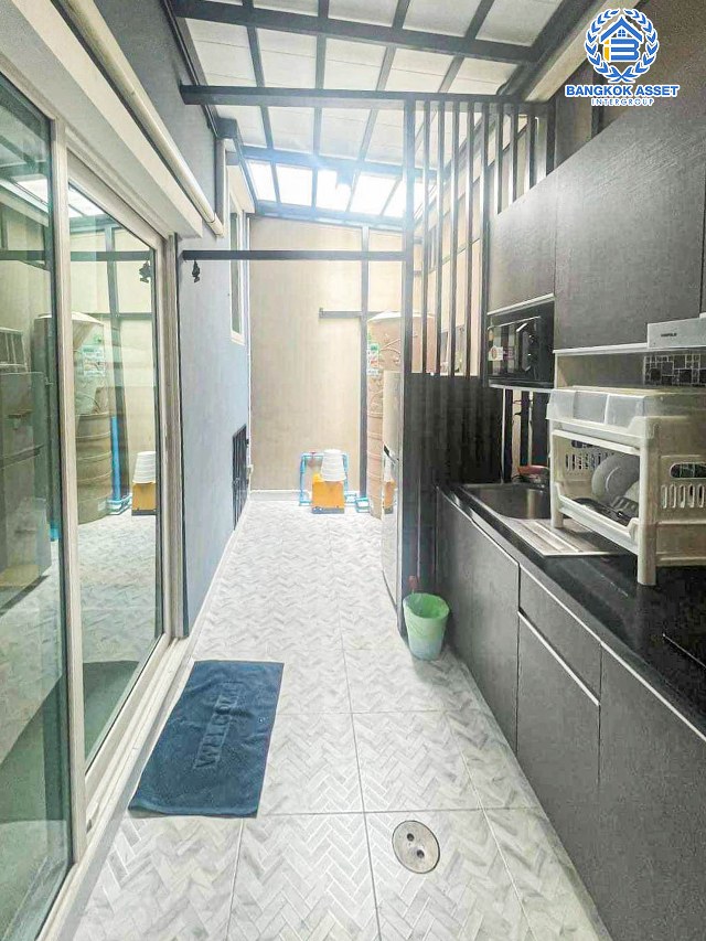 *****ทาวน์เฮ้าส์มือสองนนทบุรี โครงการ คาซ่า วอเตอร์ไซด์ ราชพฤกษ์-พระราม5 เนื้อที่ 16 ตร.ว. ฟังก์ชัน 3 ห้องนอน 2 ห้องน้ำ 1 ที่จอดรถ บ้านสภาพดี น่าอยู่ บนทำเลแห่งการเดินทาง เชื่อมต่อถนนนครอินทร์, ถนนราชพฤกษ์ ใกล้รถไฟฟ้าสายสีม่วง "สถานีแยกติวานนท์"