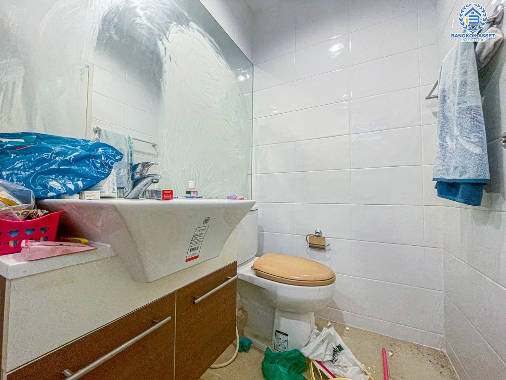 *****บ้านเดี่ยวมือสอง โครงการ ไลฟ์บางกอกบูเลอวาร์ด ปิ่นเกล้า-เพชรเกษม เนื้อที่กว้าง 65.20 ตร.ว. ฟังก์ชัน 3 ห้องนอน 3 ห้องน้ำ 2 ที่จอดรถ รายล้อมด้วยสิ่งอำนวยความสะดวก บนทำเลดี เชื่อมต่อถนนเพชรเกษม ใกล้รถไฟฟ้าสายสีน้ำเงิน "สถานีหลักสอง" และจุดขึ้นทางด่วน "ศรีรัช-วงแหวน"