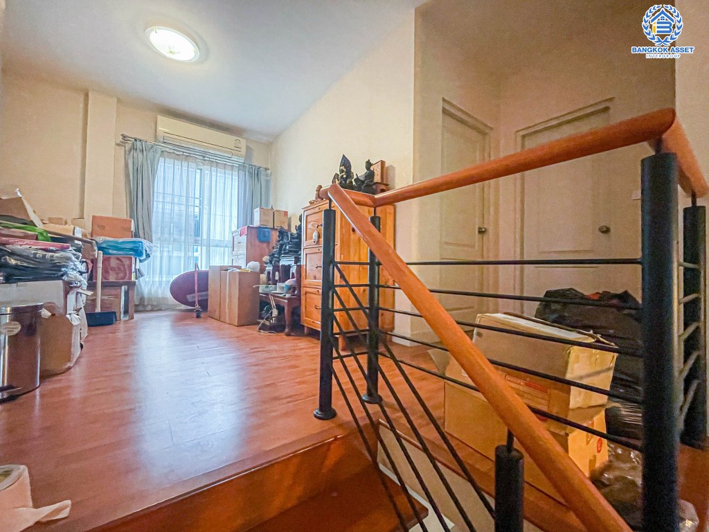 *****บ้านเดี่ยวมือสอง โครงการ ไลฟ์บางกอกบูเลอวาร์ด ปิ่นเกล้า-เพชรเกษม เนื้อที่กว้าง 65.20 ตร.ว. ฟังก์ชัน 3 ห้องนอน 3 ห้องน้ำ 2 ที่จอดรถ รายล้อมด้วยสิ่งอำนวยความสะดวก บนทำเลดี เชื่อมต่อถนนเพชรเกษม ใกล้รถไฟฟ้าสายสีน้ำเงิน "สถานีหลักสอง" และจุดขึ้นทางด่วน "ศรีรัช-วงแหวน"