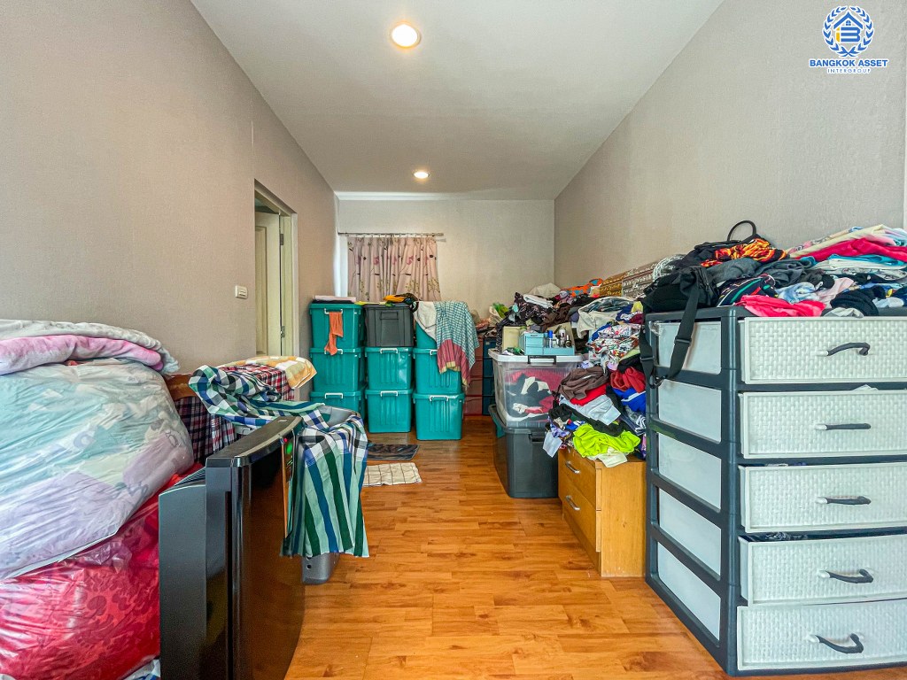 *****บ้านเดี่ยวมือสอง โครงการ บางกอกบูเลอวาร์ด ปิ่นเกล้า-เพชรเกษม เนื้อที่กว้าง 70 ตร.ว. ฟังก์ชัน 4 ห้องนอน 4 ห้องน้ำ 2 ที่จอดรถ สภาพดีเยี่ยม ราคาคุ้มค่า บนทำเลเดินทางสะดวก เชื่อมต่อถนนเพชรเกษม ถนนบางบอน3 ถนนกาญจนาภิเษก ใกล้รถไฟฟ้าสายสีน้ำเงิน "สถานีหลักสอง" และจุดขึ้นทางด่วน "ศรีรัช-วงแหวน"