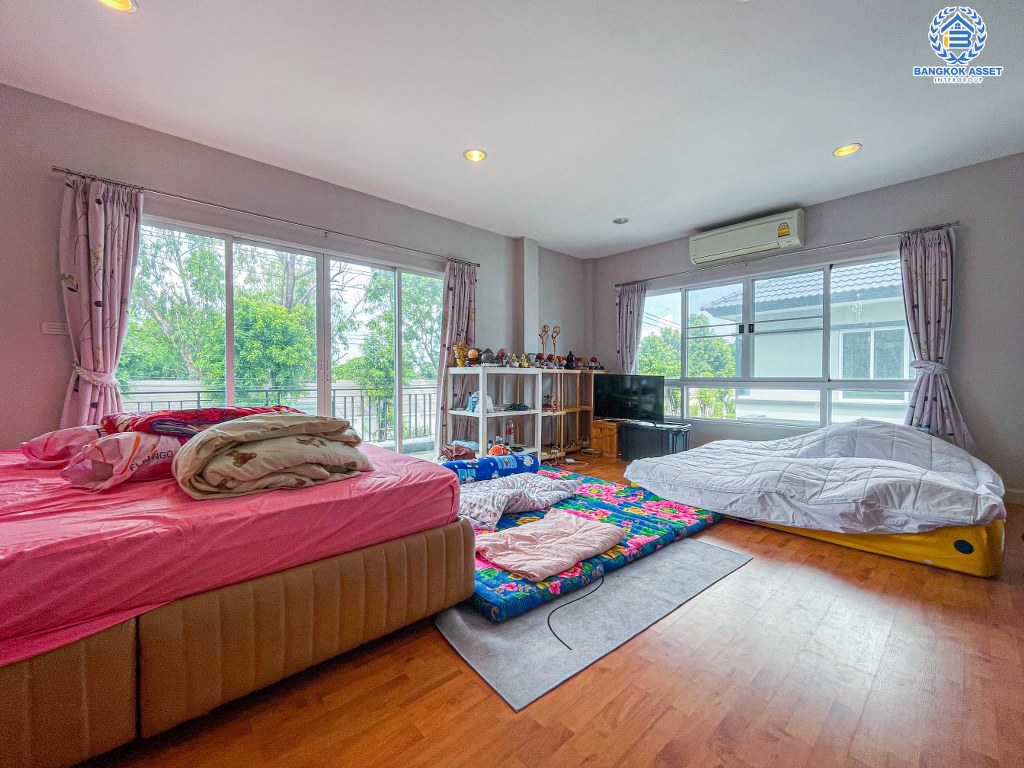 *****บ้านเดี่ยวมือสอง โครงการ บางกอกบูเลอวาร์ด ปิ่นเกล้า-เพชรเกษม เนื้อที่กว้าง 70 ตร.ว. ฟังก์ชัน 4 ห้องนอน 4 ห้องน้ำ 2 ที่จอดรถ สภาพดีเยี่ยม ราคาคุ้มค่า บนทำเลเดินทางสะดวก เชื่อมต่อถนนเพชรเกษม ถนนบางบอน3 ถนนกาญจนาภิเษก ใกล้รถไฟฟ้าสายสีน้ำเงิน "สถานีหลักสอง" และจุดขึ้นทางด่วน "ศรีรัช-วงแหวน"