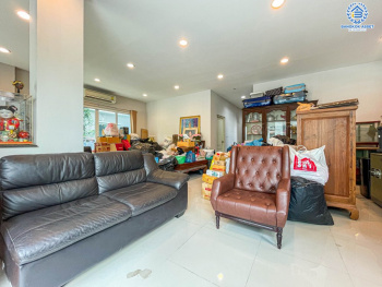 *****บ้านเดี่ยวมือสอง โครงการ บางกอกบูเลอวาร์ด ปิ่นเกล้า-เพชรเกษม เนื้อที่กว้าง 70 ตร.ว. ฟังก์ชัน 4 ห้องนอน 4 ห้องน้ำ 2 ที่จอดรถ สภาพดีเยี่ยม ราคาคุ้มค่า บนทำเลเดินทางสะดวก เชื่อมต่อถนนเพชรเกษม ถนนบางบอน3 ถนนกาญจนาภิเษก ใกล้รถไฟฟ้าสายสีน้ำเงิน "สถานีหลักสอง" และจุดขึ้นทางด่วน "ศรีรัช-วงแหวน"