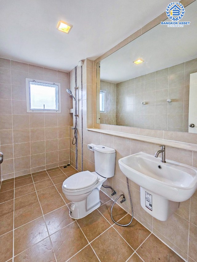 *****บ้านเดี่ยวมือสองกรุงเทพมหานคร โครงการ เดอะแกรนด์ วงแหวน-ประชาอุทิศ เนื้อที่กว้าง 65.30 ตร.ว. ฟังก์ชัน 3 ห้องนอน 3 ห้องน้ำ 2 ที่จอดรถ บ้านสวย พร้อมเข้าอยู่ บนทำเลแห่งการเดินทาง เชื่อมต่อ ถนนประชาอุทิศ, ถนนบางขุนเทียน, ถนนพระราม 2 ใกล้จุดขึ้นทางด่วน "พระราม2"