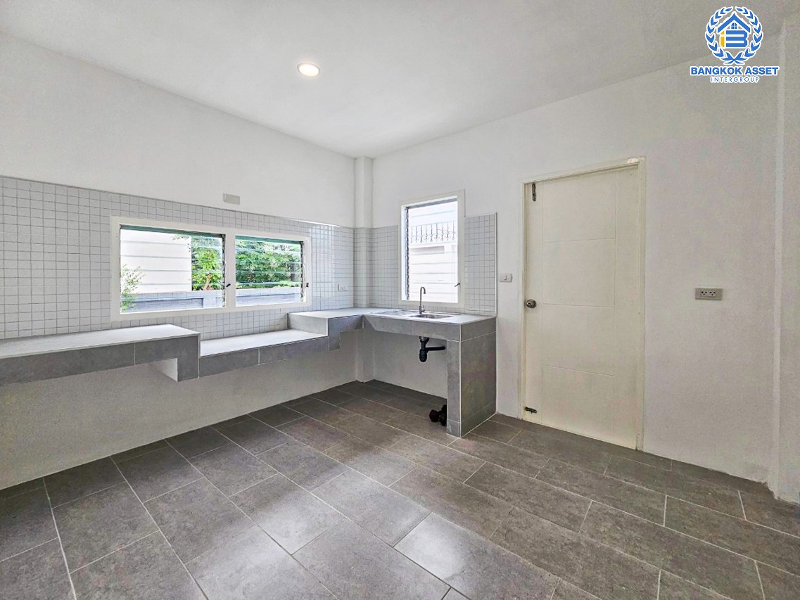 *****บ้านเดี่ยวมือสองกรุงเทพมหานคร โครงการ เดอะแกรนด์ วงแหวน-ประชาอุทิศ เนื้อที่กว้าง 65.30 ตร.ว. ฟังก์ชัน 3 ห้องนอน 3 ห้องน้ำ 2 ที่จอดรถ บ้านสวย พร้อมเข้าอยู่ บนทำเลแห่งการเดินทาง เชื่อมต่อ ถนนประชาอุทิศ, ถนนบางขุนเทียน, ถนนพระราม 2 ใกล้จุดขึ้นทางด่วน "พระราม2"