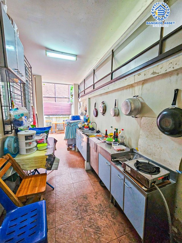 *****บ้านเดี่ยวมือสองนนทบุรี โครงการ ชิชากร กาญจนาภิเษก หลังมุม! เนื้อที่ 44.6 ตร.ว. ฟังก์ชัน 2 ห้องนอน 3 ห้องน้ำ 2 ที่จอดรถ แถมฟรี! 2 เครื่องปรับอากาศ 2 เครื่องทำน้ำอุ่น บนทำเลเยี่ยม เชื่อมต่อ ถนนรัตนาธิเบศร์, ถนนราชพฤกษ์ ใกล้รถไฟฟ้าสายสีม่วง "สถานีตลาดบางใหญ่" และทางด่วน "ศรีรัช"