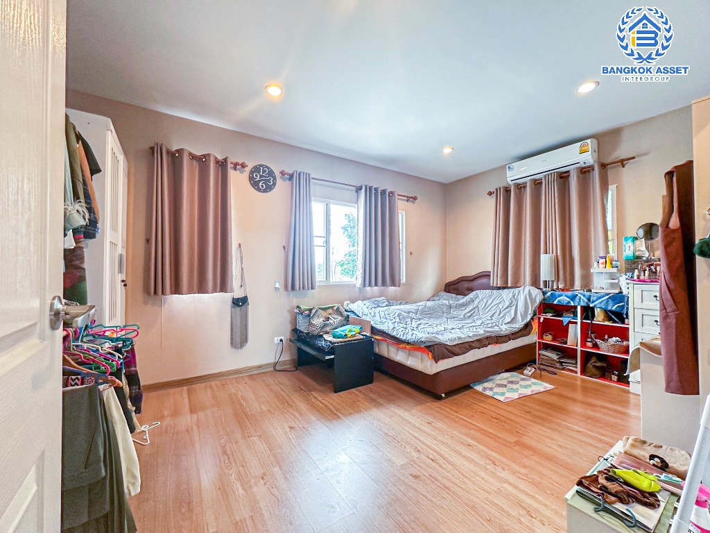 *****บ้านเดี่ยวมือสอง โครงการ เดอะแพลนท์ ไลท์ ติวานนท์-รังสิต เนื้อที่กว้าง 64.40 ตร.ว. ฟังก์ชัน 3 ห้องนอน 2 ห้องน้ำ 2 ที่จอดรถ บ้านหลังใหญ่สภาพดีเยี่ยม พร้อมเข้าอยู่ บนทำเลดี เชื่อมต่อถนนรังสิต-ปทุมธานี ถนนเลียบคลองรังสิต ถนนศรีสมาน ใกล้รถไฟฟ้าสายสีแดง "สถานีรังสิต" และจุดขึ้นทางด่วน "ประจิมรัถยา"