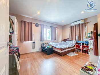 *****บ้านเดี่ยวมือสอง โครงการ เดอะแพลนท์ ไลท์ ติวานนท์-รังสิต เนื้อที่กว้าง 64.40 ตร.ว. ฟังก์ชัน 3 ห้องนอน 2 ห้องน้ำ 2 ที่จอดรถ บ้านหลังใหญ่สภาพดีเยี่ยม พร้อมเข้าอยู่ บนทำเลดี เชื่อมต่อถนนรังสิต-ปทุมธานี ถนนเลียบคลองรังสิต ถนนศรีสมาน ใกล้รถไฟฟ้าสายสีแดง "สถานีรังสิต" และจุดขึ้นทางด่วน "ประจิมรัถยา"