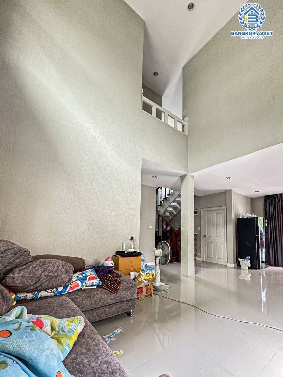 *****บ้านเดี่ยวมือสอง โครงการ ดิเอมเมอร์รัลด์ การ์เด้น1 ชัยพฤกษ์ เนื้อที่กว้าง 50 ตร.ว. ฟังก์ชัน 3 ห้องนอน 2 ห้องน้ำ 1 ที่จอดรถ บ้านสภาพดีเยี่ยมเหมือนใหม่ พร้อมเข้าอยู่ บนทำเลเข้า-ออกในเมืองได้ง่าย เชื่อมต่อถนนชัยพฤกษ์ ถนนกาญจนาภิเษก ถนนราชพฤกษ์ ใกล้เซ็นทรัลเวสต์เกต