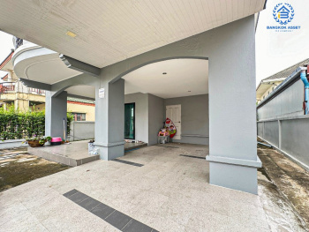 *****บ้านเดี่ยวมือสอง โครงการ ดิเอมเมอร์รัลด์ การ์เด้น1 ชัยพฤกษ์ เนื้อที่กว้าง 50 ตร.ว. ฟังก์ชัน 3 ห้องนอน 2 ห้องน้ำ 1 ที่จอดรถ บ้านสภาพดีเยี่ยมเหมือนใหม่ พร้อมเข้าอยู่ บนทำเลเข้า-ออกในเมืองได้ง่าย เชื่อมต่อถนนชัยพฤกษ์ ถนนกาญจนาภิเษก ถนนราชพฤกษ์ ใกล้เซ็นทรัลเวสต์เกต