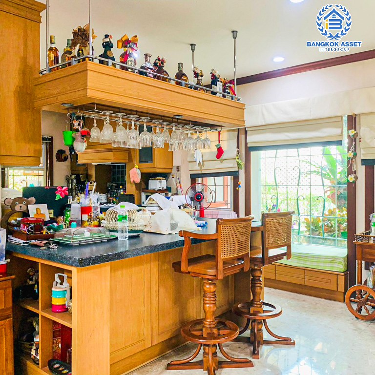 *****บ้านเดี่ยวมือสอง โครงการ วรารมย์ เพชรเกษม81 เฟส2 เนื้อที่กว้างกว่า 155 ตร.ว. ฟังก์ชัน 4 ห้องนอน 4 ห้องน้ำ 4 ที่จอดรถ บ้านหลังใหญ่ ภายในสภาพดีมาก บรรยากาศบ้านสวน บนทำเลเดินทางสะดวก เชื่อมต่อถนนเอกชัย ถนนบางบอน5 ถนนพระราม2 ใกล้เซ็นทรัลพระราม2