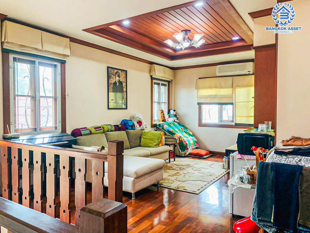 *****บ้านเดี่ยวมือสอง โครงการ วรารมย์ เพชรเกษม81 เฟส2 เนื้อที่กว้างกว่า 155 ตร.ว. ฟังก์ชัน 4 ห้องนอน 4 ห้องน้ำ 4 ที่จอดรถ บ้านหลังใหญ่ ภายในสภาพดีมาก บรรยากาศบ้านสวน บนทำเลเดินทางสะดวก เชื่อมต่อถนนเอกชัย ถนนบางบอน5 ถนนพระราม2 ใกล้เซ็นทรัลพระราม2