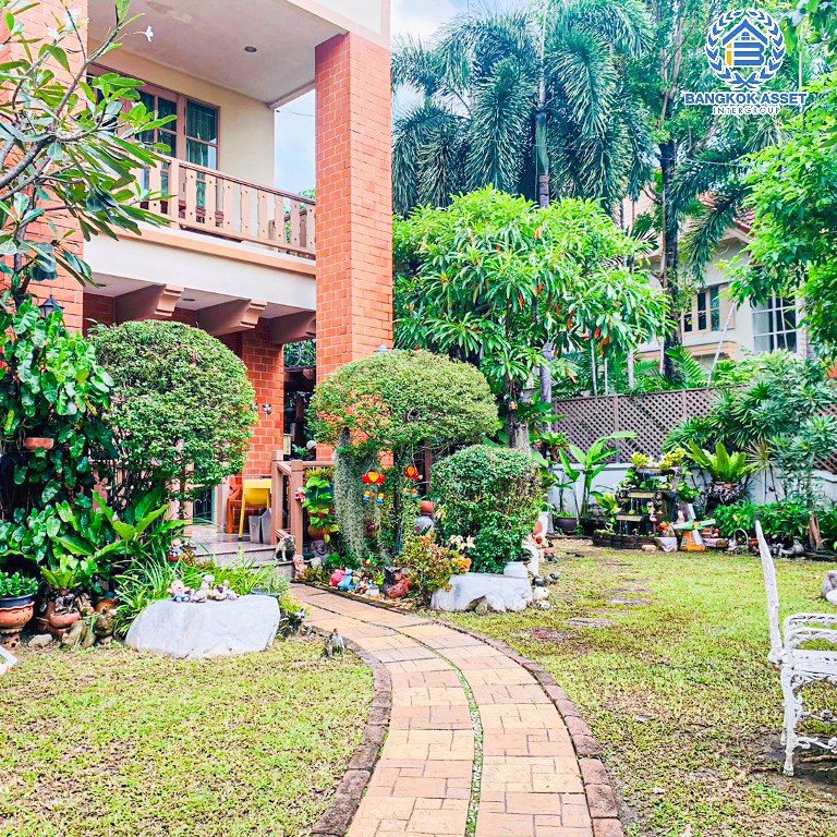 *****บ้านเดี่ยวมือสอง โครงการ วรารมย์ เพชรเกษม81 เฟส2 เนื้อที่กว้างกว่า 155 ตร.ว. ฟังก์ชัน 4 ห้องนอน 4 ห้องน้ำ 4 ที่จอดรถ บ้านหลังใหญ่ ภายในสภาพดีมาก บรรยากาศบ้านสวน บนทำเลเดินทางสะดวก เชื่อมต่อถนนเอกชัย ถนนบางบอน5 ถนนพระราม2 ใกล้เซ็นทรัลพระราม2