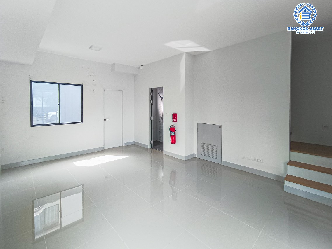 *****ทาวน์เฮ้าส์มือสองนนทบุรี โครงการ พลีโน่ บางใหญ่2 หลังมุม! เนื้อที่กว้างมากถึง 34.1 ตร.ว. ฟังก์ชัน 3 ห้องนอน 2 ห้องน้ำ 1 ที่จอดรถ แถมฟรี! 1 เครื่องปรับอากาศ บนทำเลเดินทางสะดวก เชื่อมต่อถนนกาญจนาภิเษก, ถนนรัตนาธิเบศร์ ใกล้จุดขึ้นทางด่วน "ศรีรัช-วงแหวนรอบนอก" จองเลย