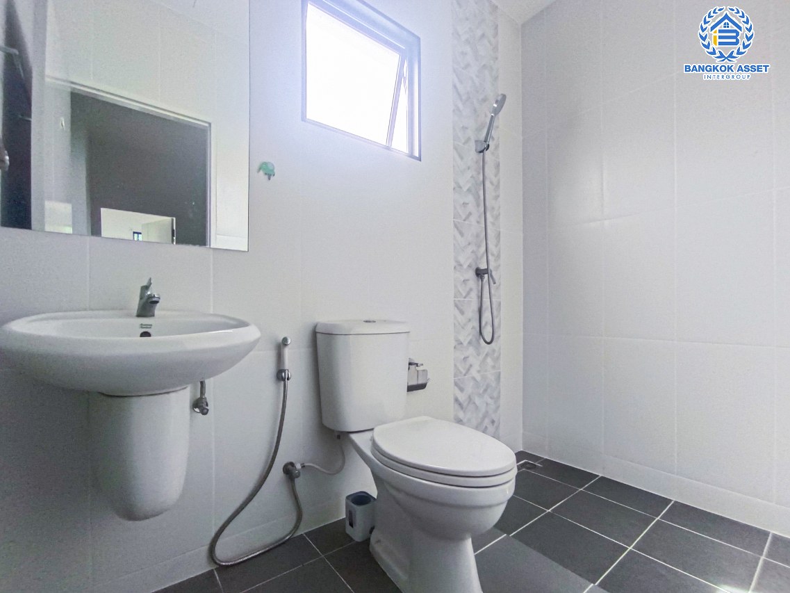 *****ทาวน์เฮ้าส์มือสองนนทบุรี โครงการ พลีโน่ บางใหญ่2 หลังมุม! เนื้อที่กว้างมากถึง 34.1 ตร.ว. ฟังก์ชัน 3 ห้องนอน 2 ห้องน้ำ 1 ที่จอดรถ แถมฟรี! 1 เครื่องปรับอากาศ บนทำเลเดินทางสะดวก เชื่อมต่อถนนกาญจนาภิเษก, ถนนรัตนาธิเบศร์ ใกล้จุดขึ้นทางด่วน "ศรีรัช-วงแหวนรอบนอก" จองเลย