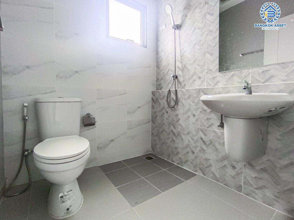 *****ทาวน์เฮ้าส์มือสองนนทบุรี โครงการ พลีโน่ บางใหญ่2 หลังมุม! เนื้อที่กว้างมากถึง 34.1 ตร.ว. ฟังก์ชัน 3 ห้องนอน 2 ห้องน้ำ 1 ที่จอดรถ แถมฟรี! 1 เครื่องปรับอากาศ บนทำเลเดินทางสะดวก เชื่อมต่อถนนกาญจนาภิเษก, ถนนรัตนาธิเบศร์ ใกล้จุดขึ้นทางด่วน "ศรีรัช-วงแหวนรอบนอก" จองเลย