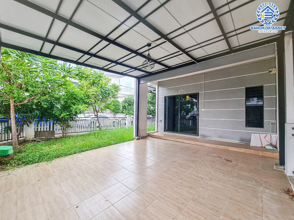 *****ทาวน์เฮ้าส์มือสอง โครงการ โมดิวิลล่า ปิ่นเกล้า-วงแหวน หลังมุม เนื้อที่กว้าง 33.90 ตร.ว. ฟังก์ชัน 3 ห้องนอน 2 ห้องน้ำ 2 ที่จอดรถ บ้านเหมือนใหม่ ได้เนื้อที่ข้างบ้านกว้าง โครงการตั้งบนทำเลดี เชื่อมต่อถนนกาญจนาภิเษก ถนนนครอินทร์ ถนนปิ่นเกล้า-นครชัยศรี ใกล้เซ็นทรัล ปิ่นเกล้า และจุดขึ้นทางด่วน "ศรีรัช"