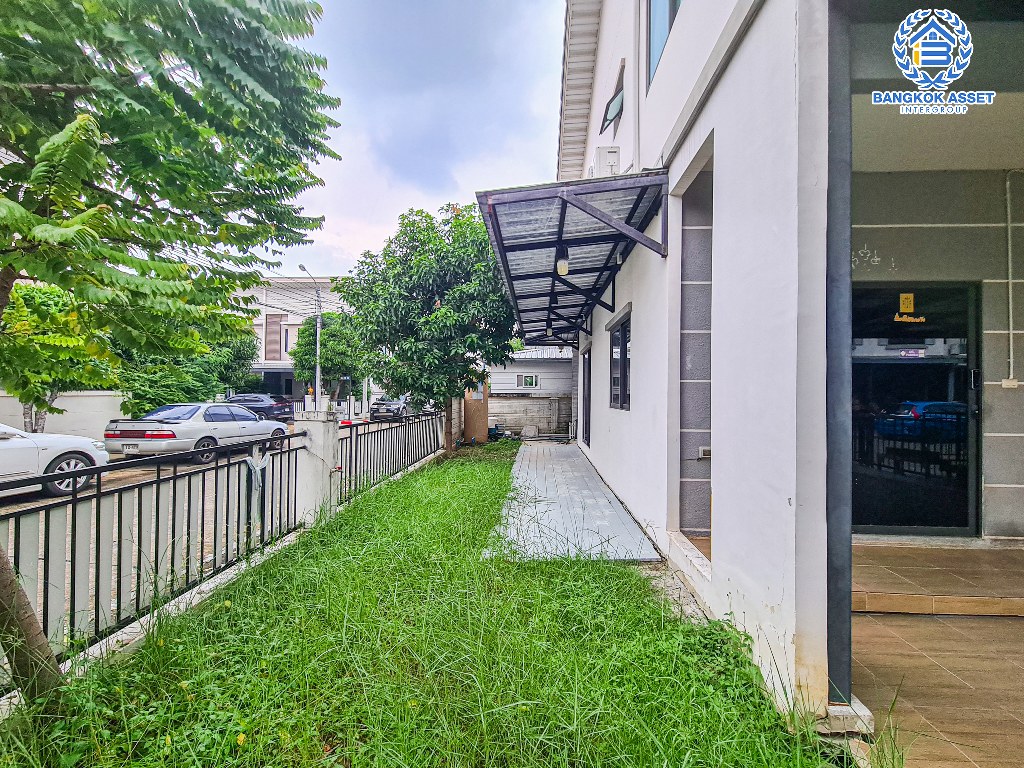 *****ทาวน์เฮ้าส์มือสอง โครงการ โมดิวิลล่า ปิ่นเกล้า-วงแหวน หลังมุม เนื้อที่กว้าง 33.90 ตร.ว. ฟังก์ชัน 3 ห้องนอน 2 ห้องน้ำ 2 ที่จอดรถ บ้านเหมือนใหม่ ได้เนื้อที่ข้างบ้านกว้าง โครงการตั้งบนทำเลดี เชื่อมต่อถนนกาญจนาภิเษก ถนนนครอินทร์ ถนนปิ่นเกล้า-นครชัยศรี ใกล้เซ็นทรัล ปิ่นเกล้า และจุดขึ้นทางด่วน "ศรีรัช"